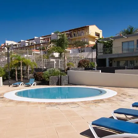 Sun Bay Villas, Lovely 3 Bed With Private Pool & Sea Views